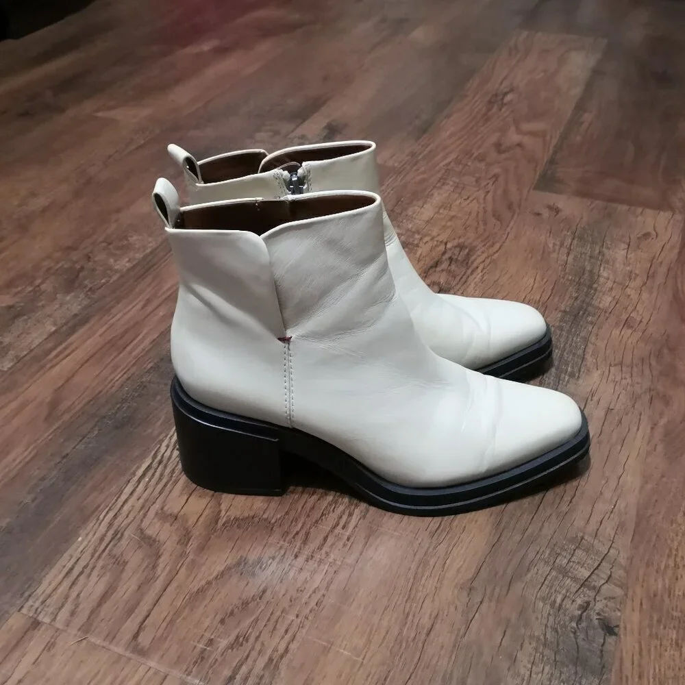 Franco Sarto  Dalden Ankle Boots Cream Color Size‎ 8